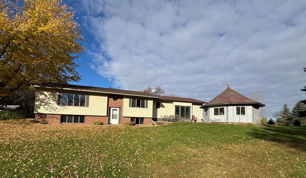 46279 193rd Street, Morris