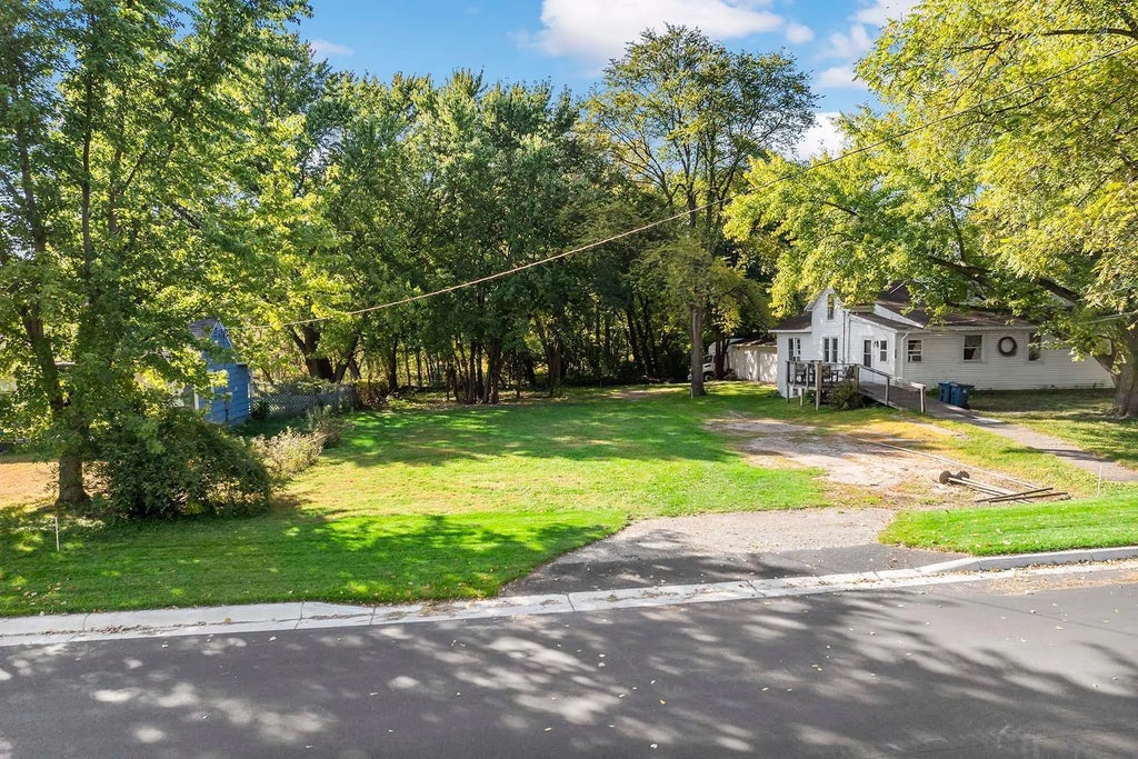 219x 12th Street, White Bear Lake