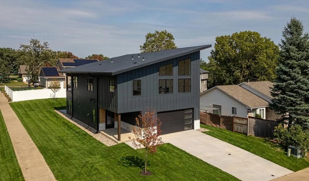 7577 138th Street W, Apple Valley