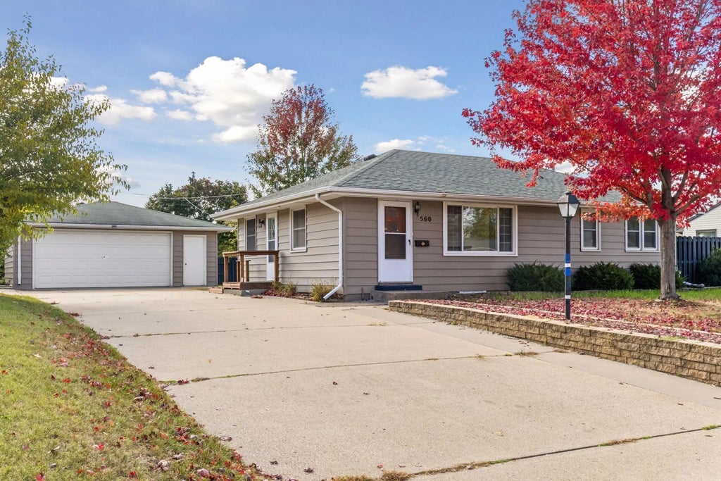 560 57th Avenue Ne, Fridley