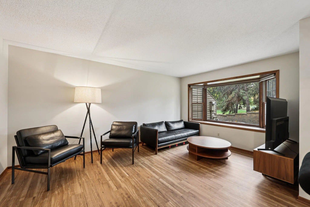 320 Karen Lane Ne, Columbia Heights