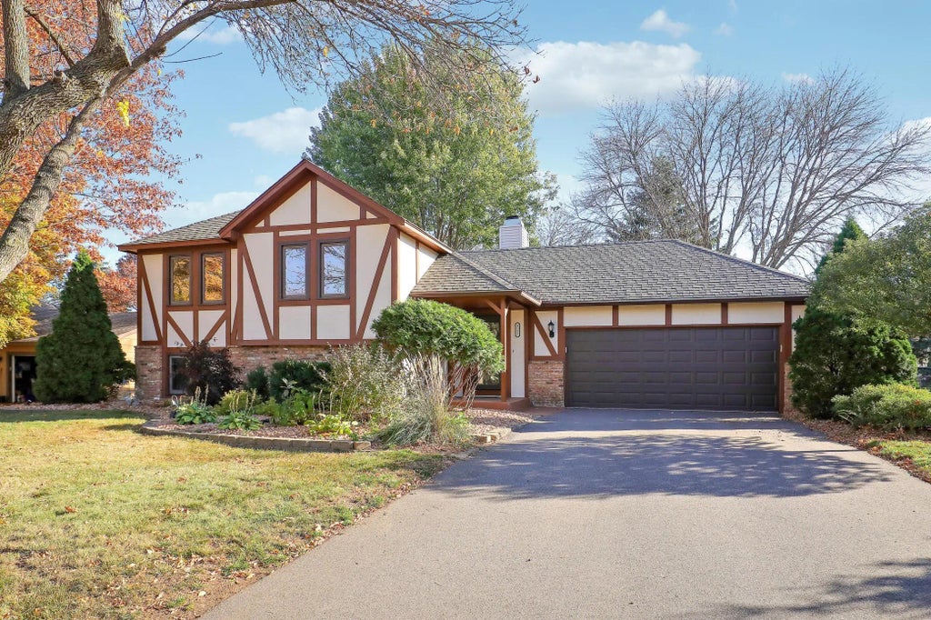 9132 Kirkwood Lane N, Maple Grove