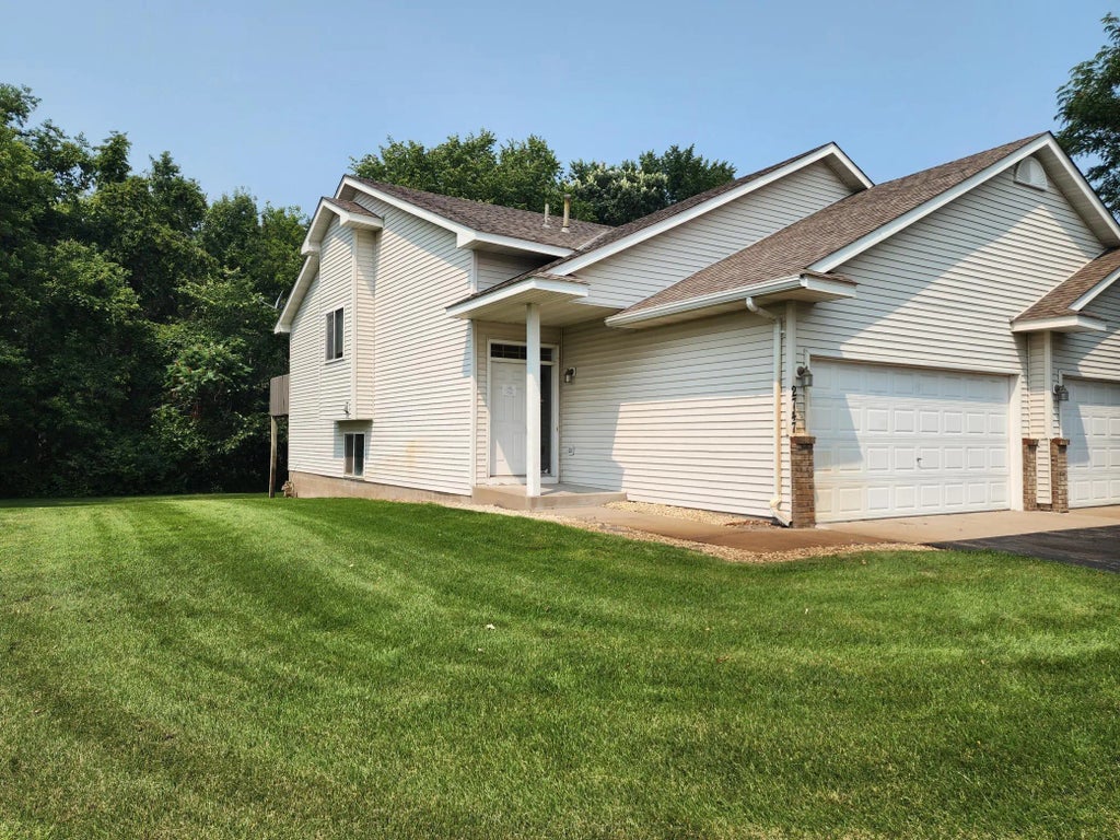 2747 230th Court Nw, Saint Francis