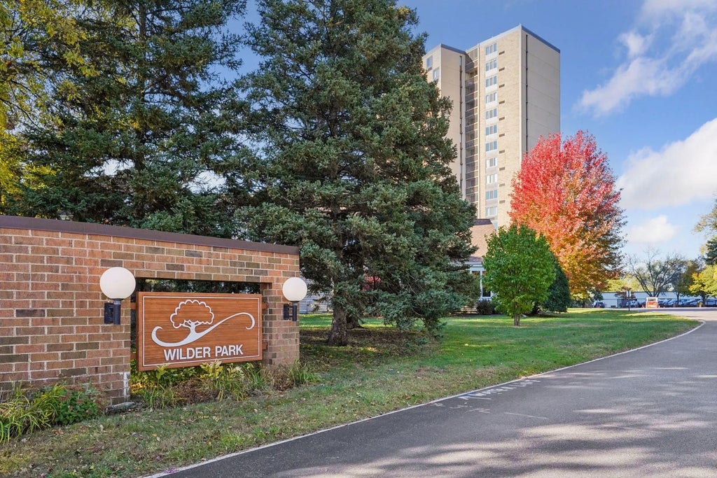 1181 Edgcumbe Road 1008, Saint Paul