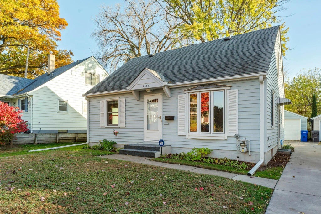 2064 Nortonia Avenue, Saint Paul