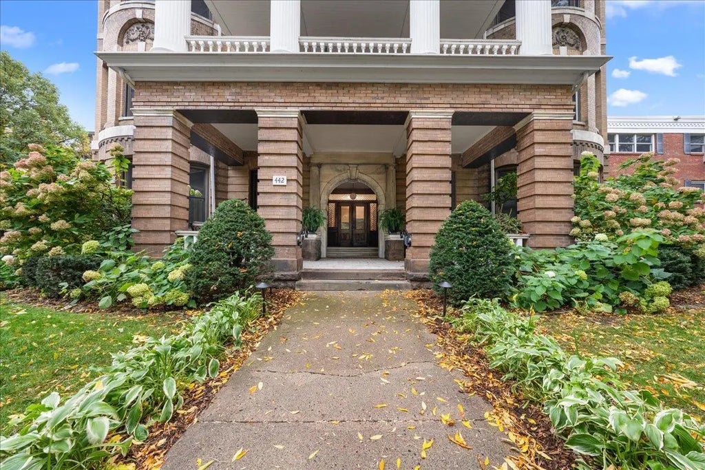442 Summit Avenue 4, Saint Paul