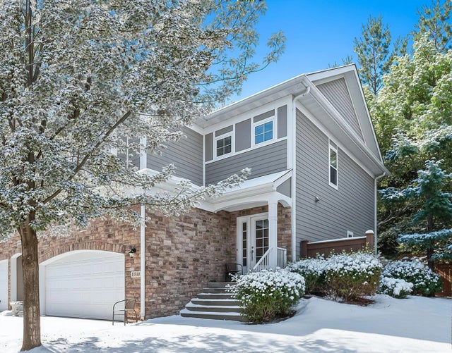 17820 Valley Cove Court, Deephaven