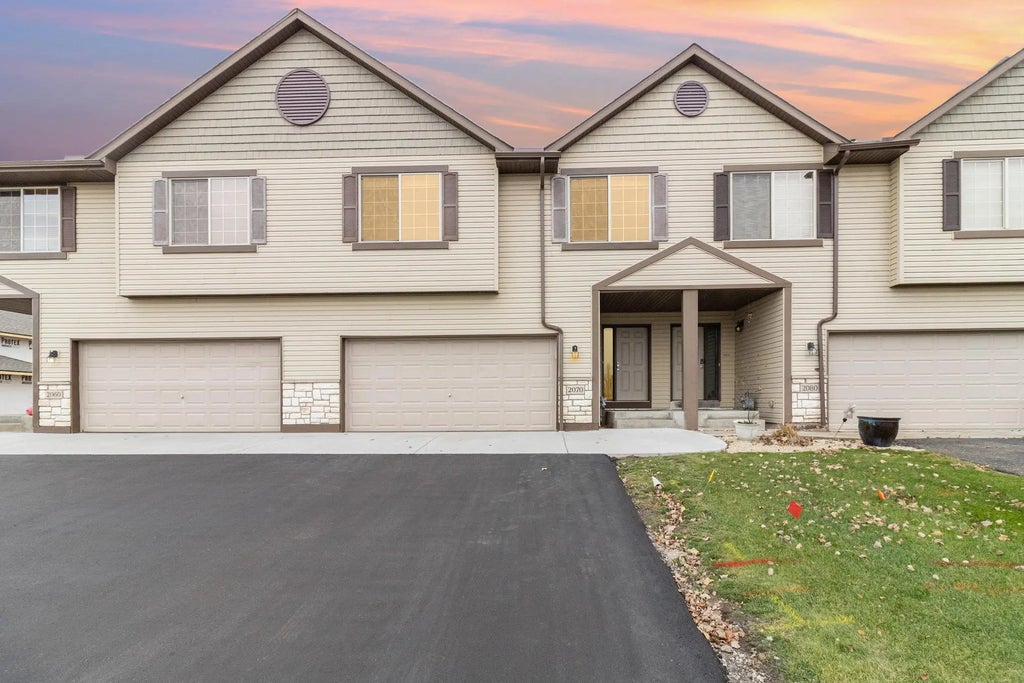 2070 Bunker Boulevard, Rush City