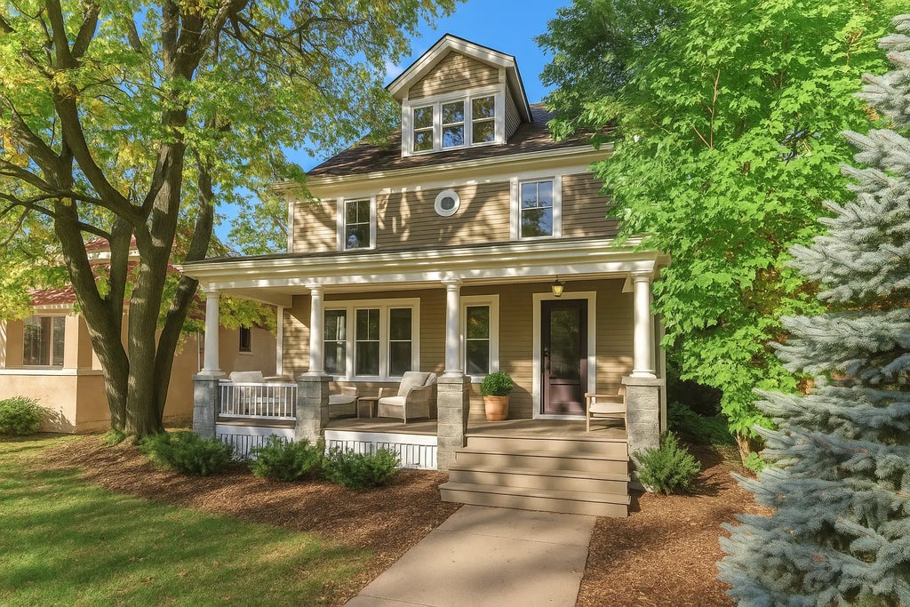 2524 Pillsbury Avenue S, Minneapolis