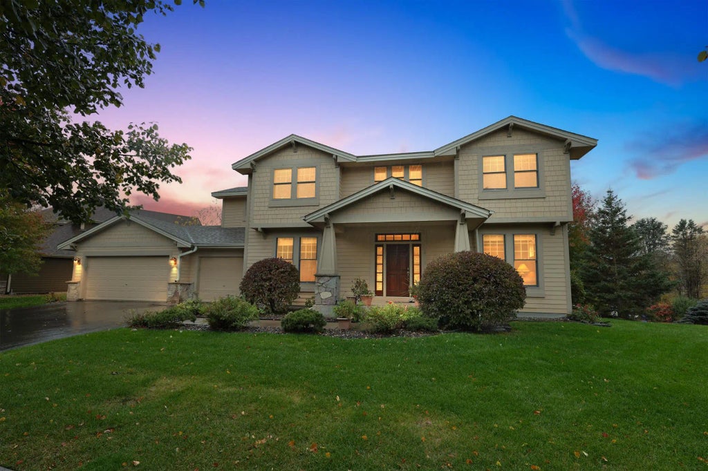 10741 Hawthorn Trail, Woodbury