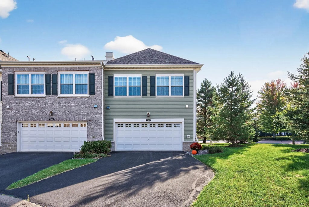 7201 Jewel Lane N 907, Maple Grove