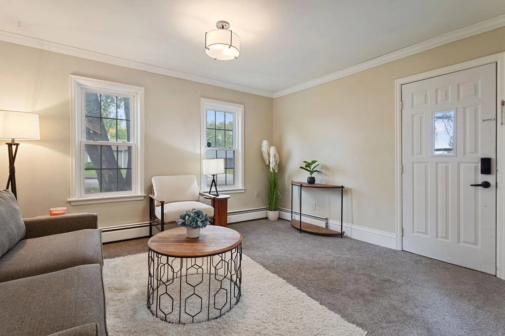 1467 County Road B E, Maplewood