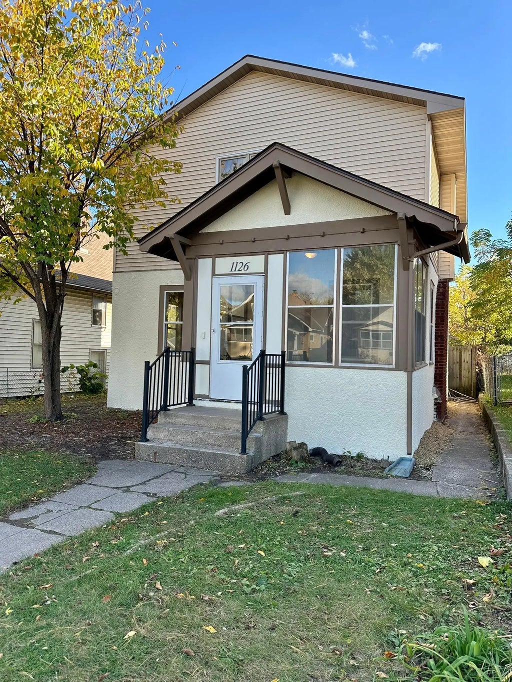 1126 Charles Avenue, Saint Paul
