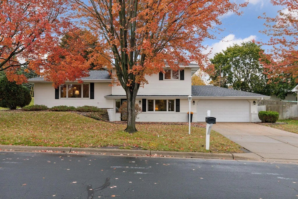 2329 Explorer Court, Burnsville