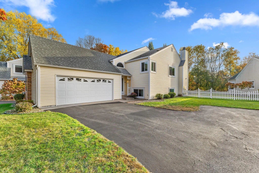 5680 Donegal Drive, Shoreview