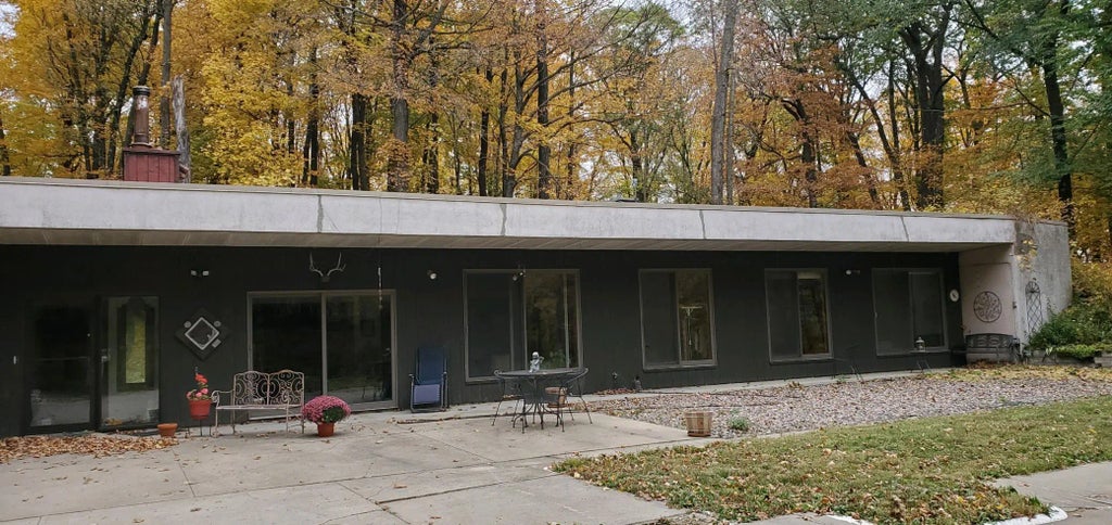 8309 County Road 19 Se, Rochester