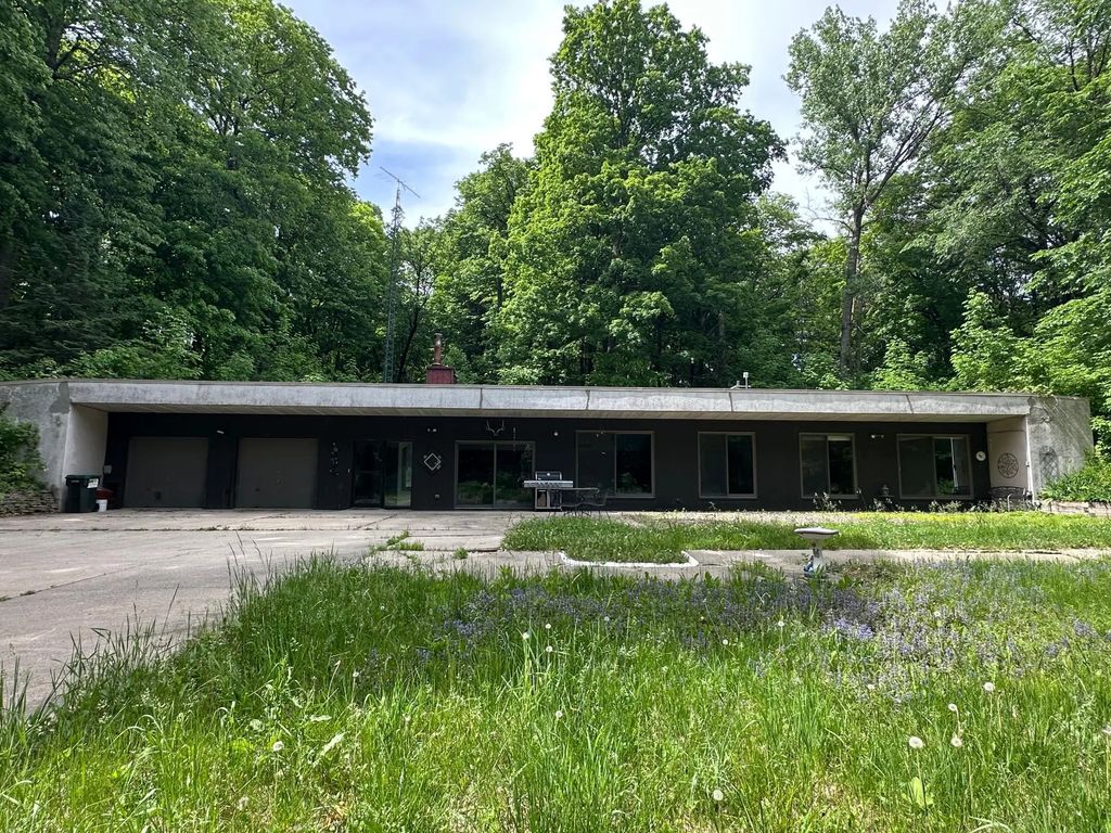 8309 County Road 19 Se, Rochester