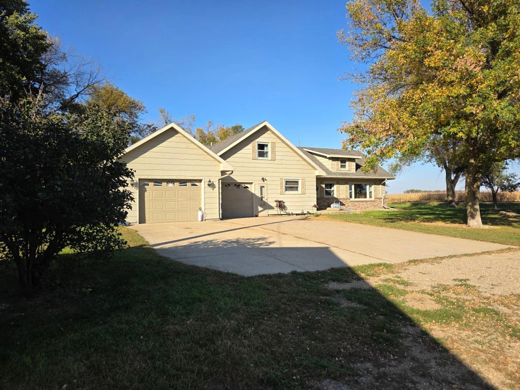 1557 100th Avenue, Lowville Twp