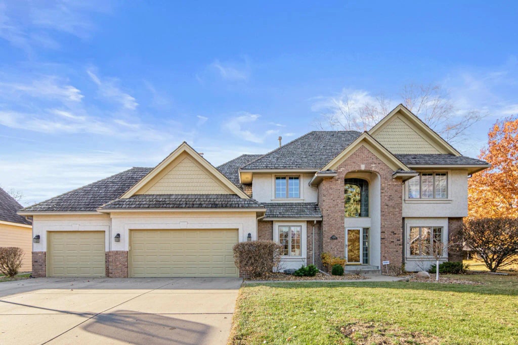 5951 Ridge Creek Road, Shoreview