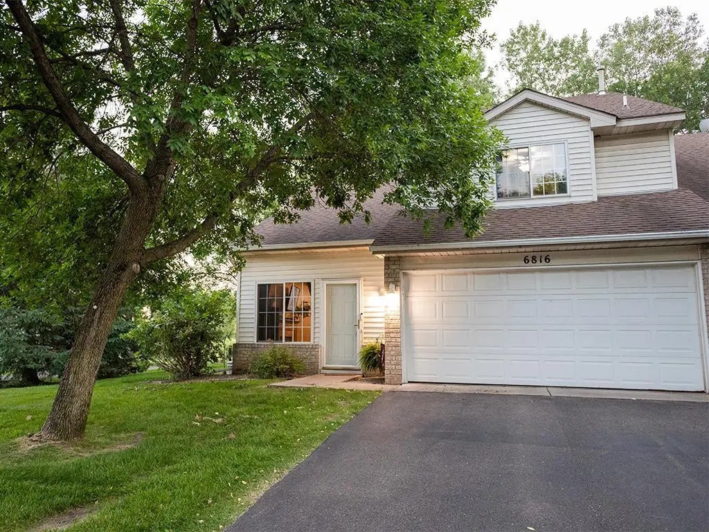 6816 Benton Circle #35, Inver Grove Heights