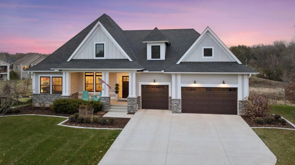 24440 Brassie Circle, Shorewood