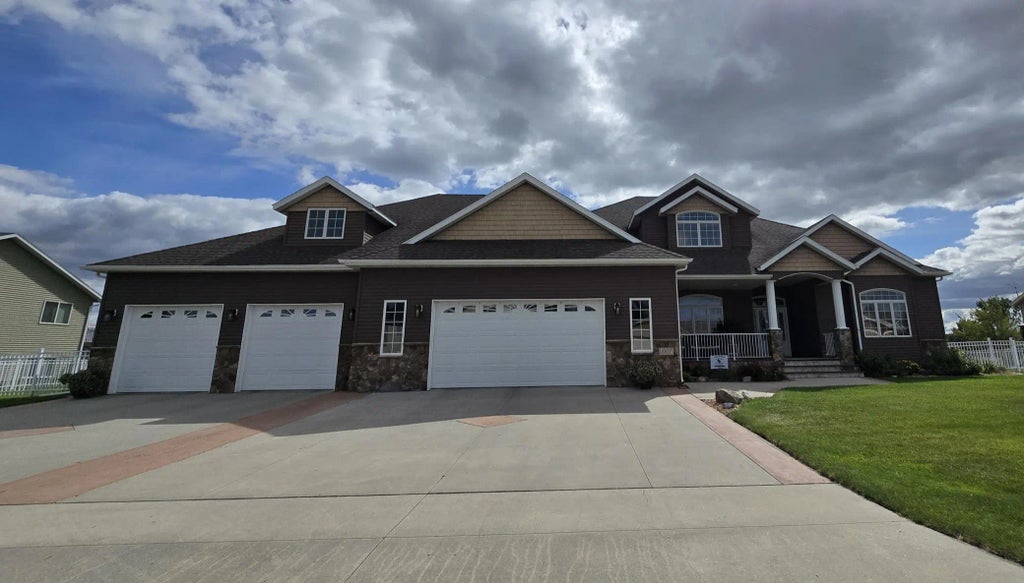 1007 6th Avenue Ne, Dilworth