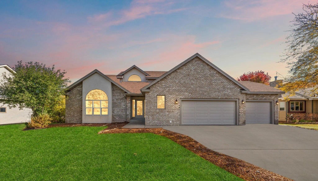 13717 W Preserve Boulevard, Burnsville