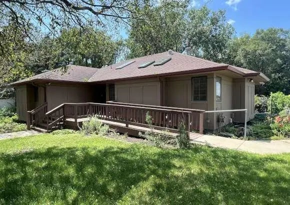 2605 Cliff Road E, Burnsville