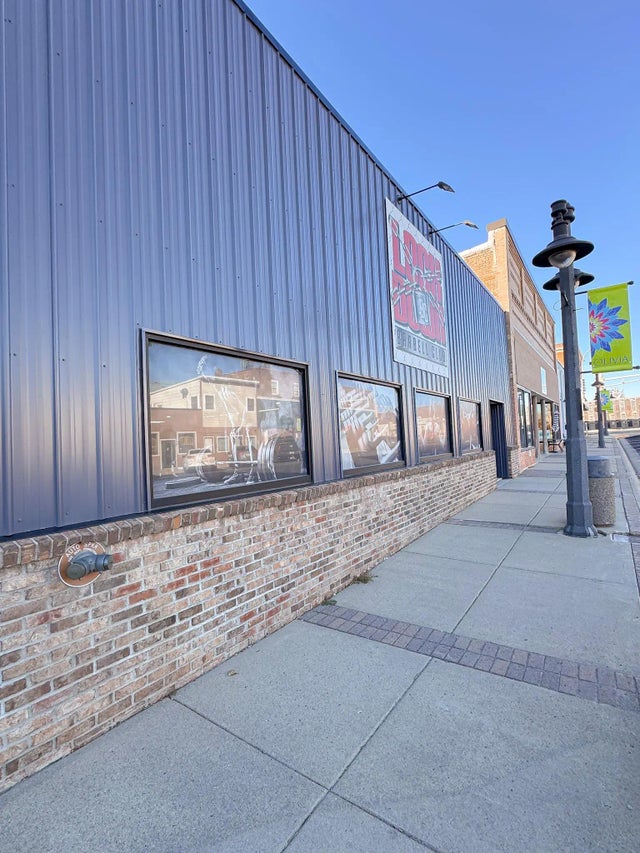 114 9th Street S, Olivia