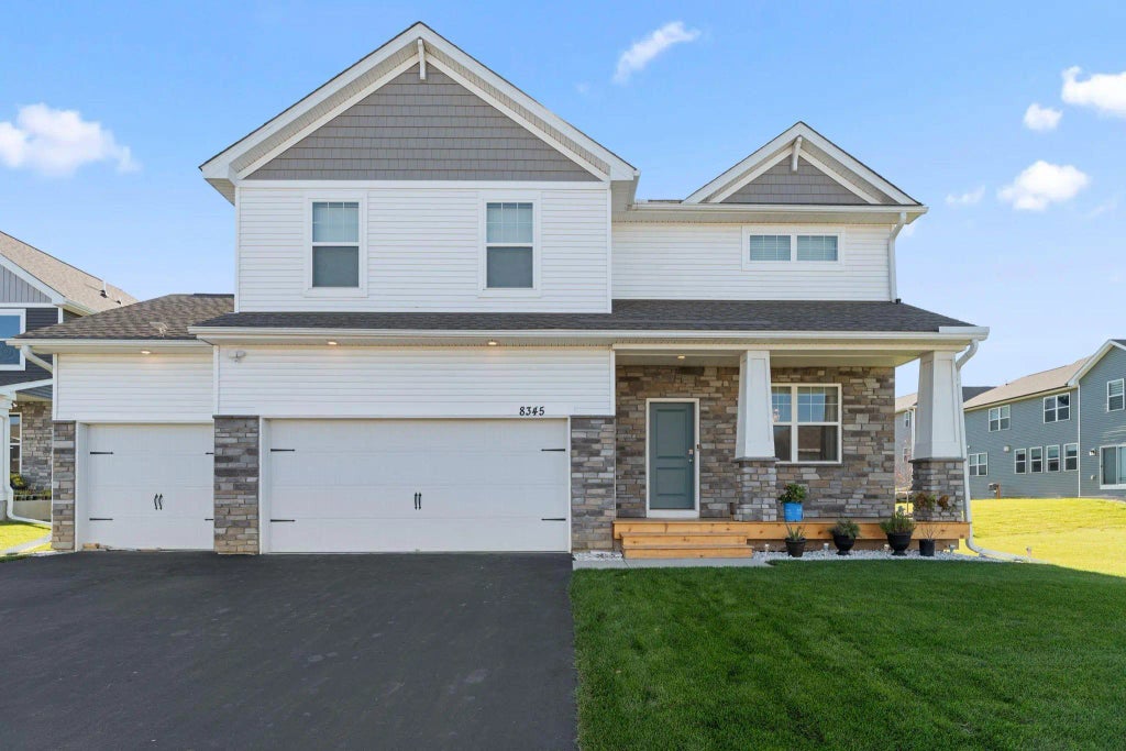 8345 Shire Trail, Woodbury