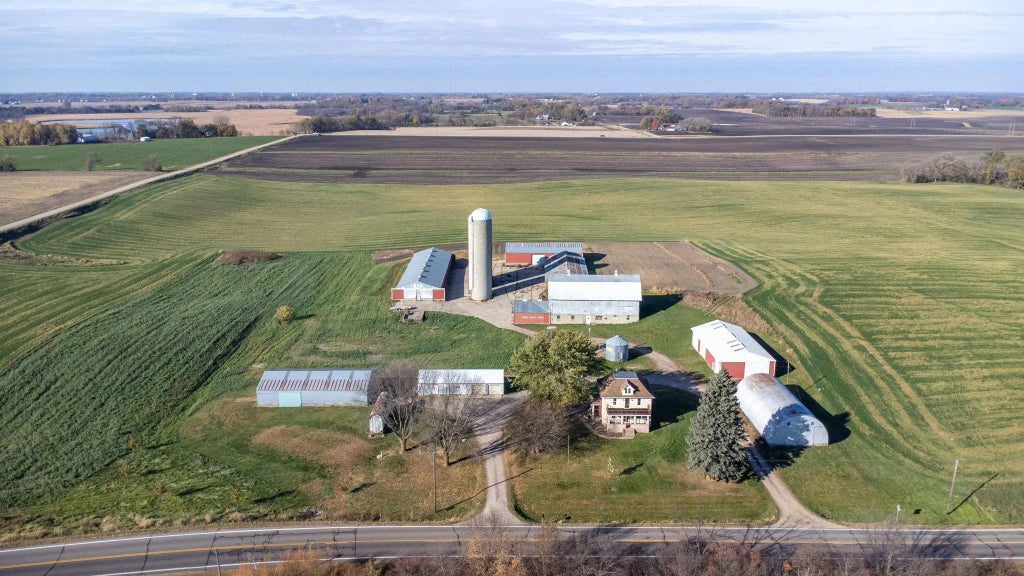 4855 County Road 8 Sw, Waverly