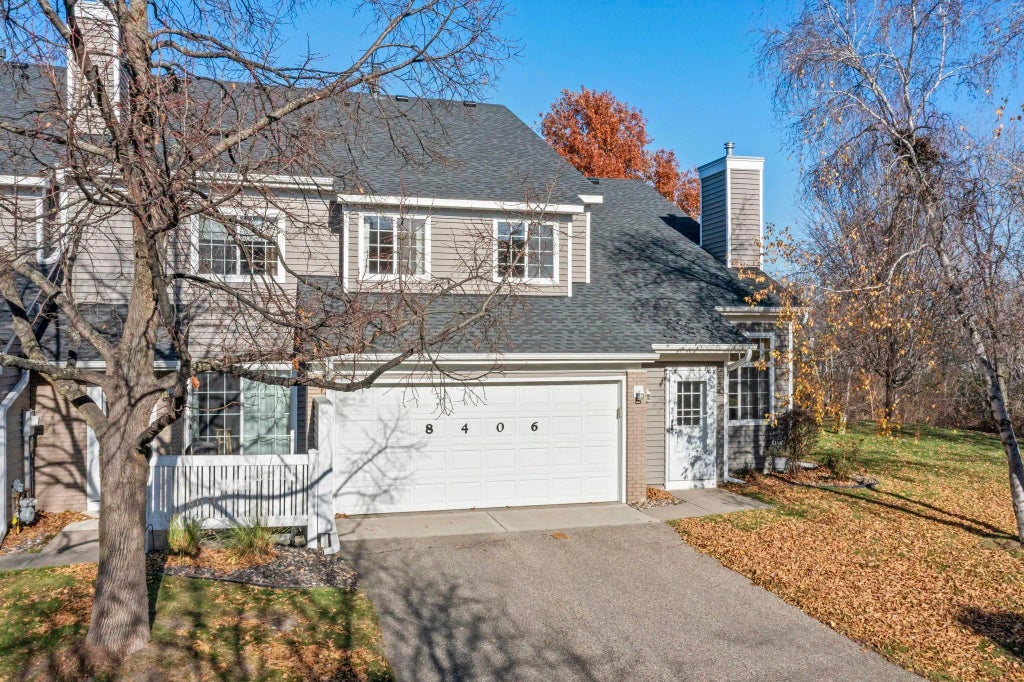 8406 Copperfield Way 102, Inver Grove Heights