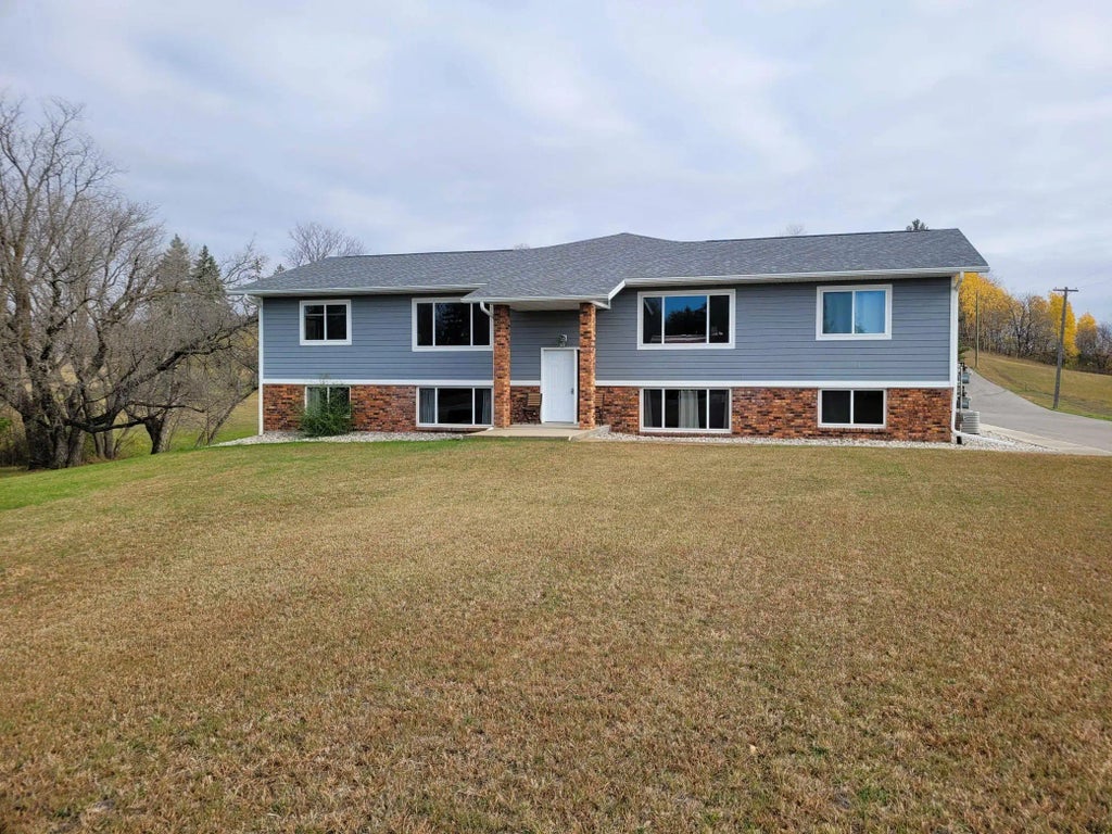 1291 Highland Drive, Detroit Lakes