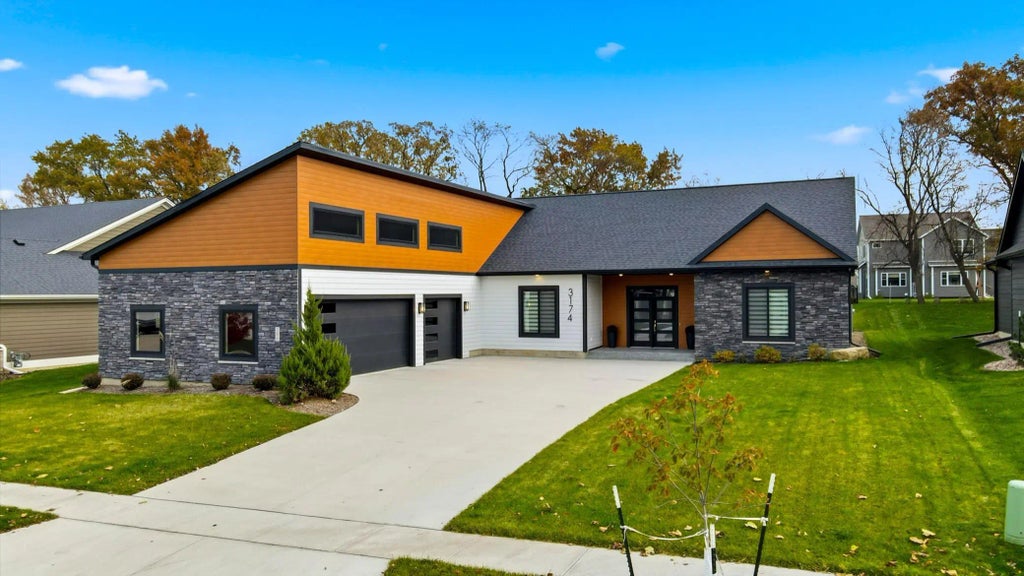 3174 Yellow Rose Lane Sw, Rochester