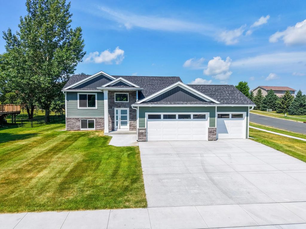 809 5th Avenue Nw, Dodge Center