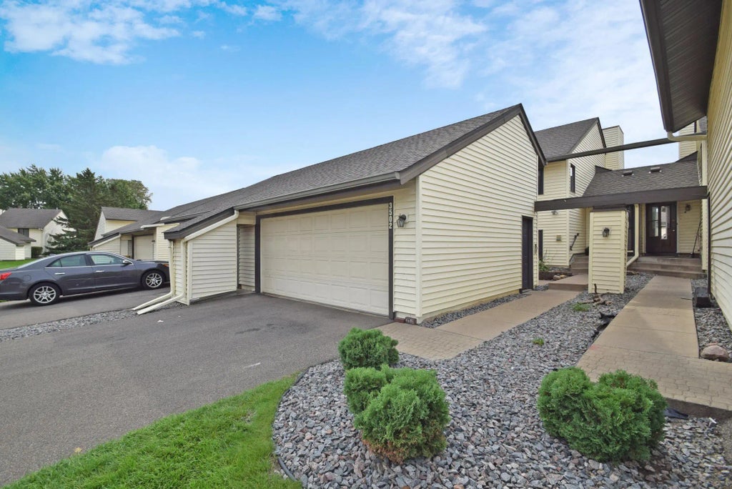 3502 Brookdale Drive N, Brooklyn Park