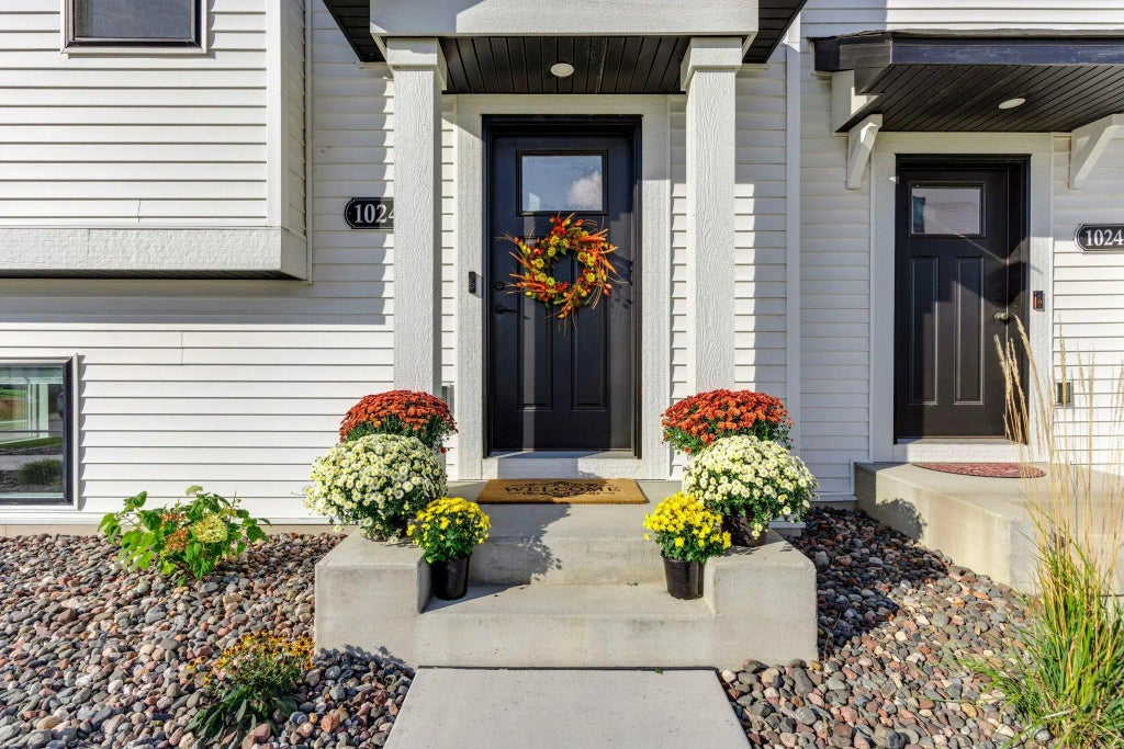 10244 Birchwood Circle, Victoria