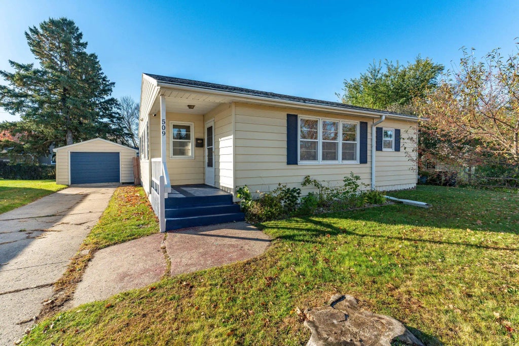 509 W Douglas Avenue, Fergus Falls