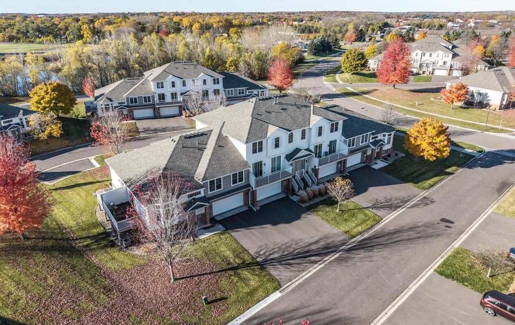 20041 Heritage Drive, Lakeville