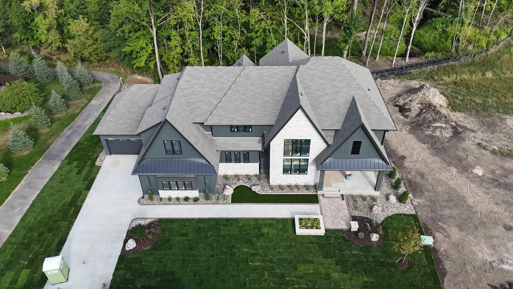 6324 Fountain Lane N, Maple Grove