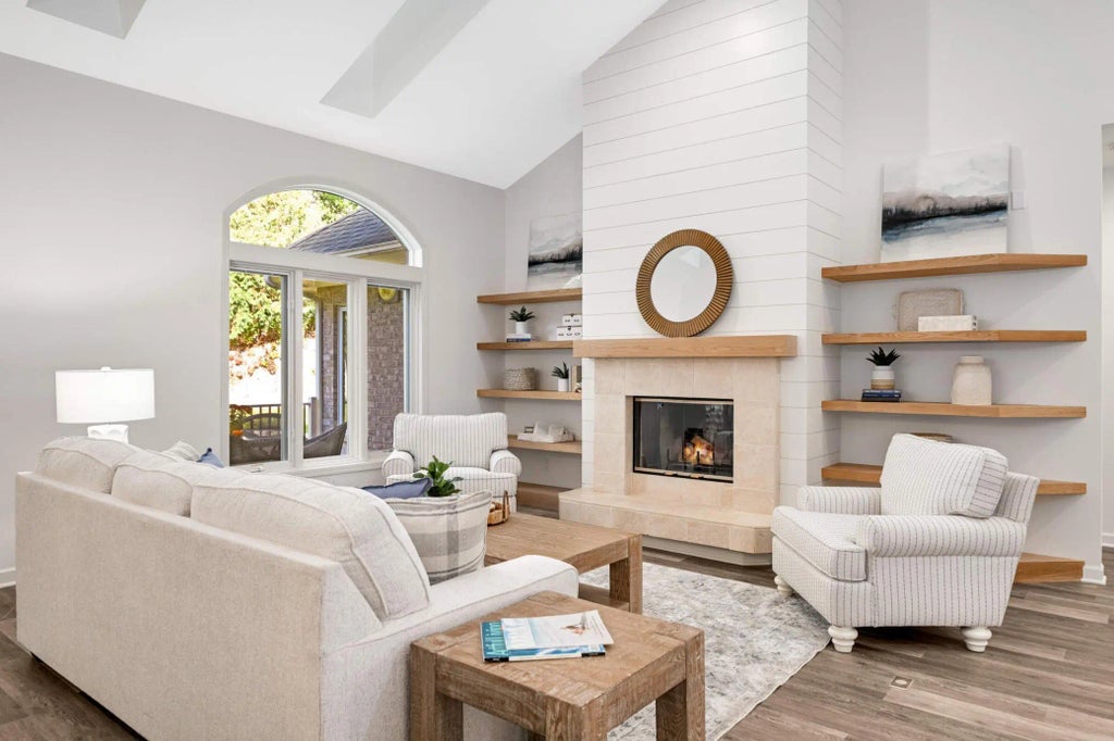 257 Lake Street W, Wayzata