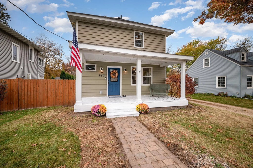 243 2nd Avenue Nw, Forest Lake