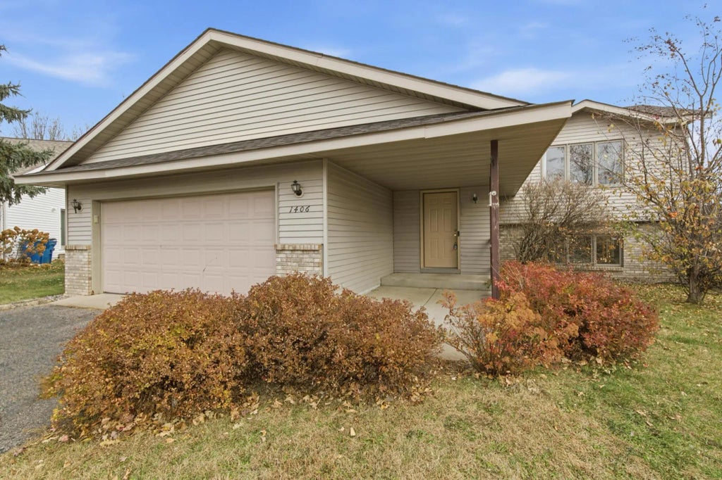 1406 Summit Avenue N, Sauk Rapids