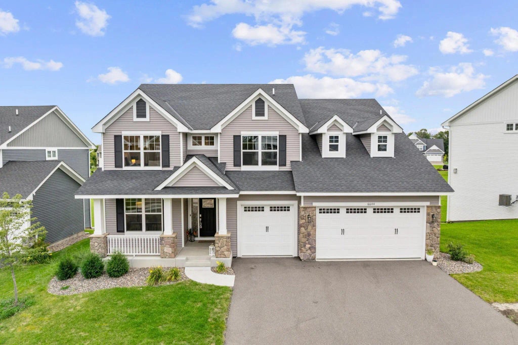 6644 Coach House Lane, Corcoran