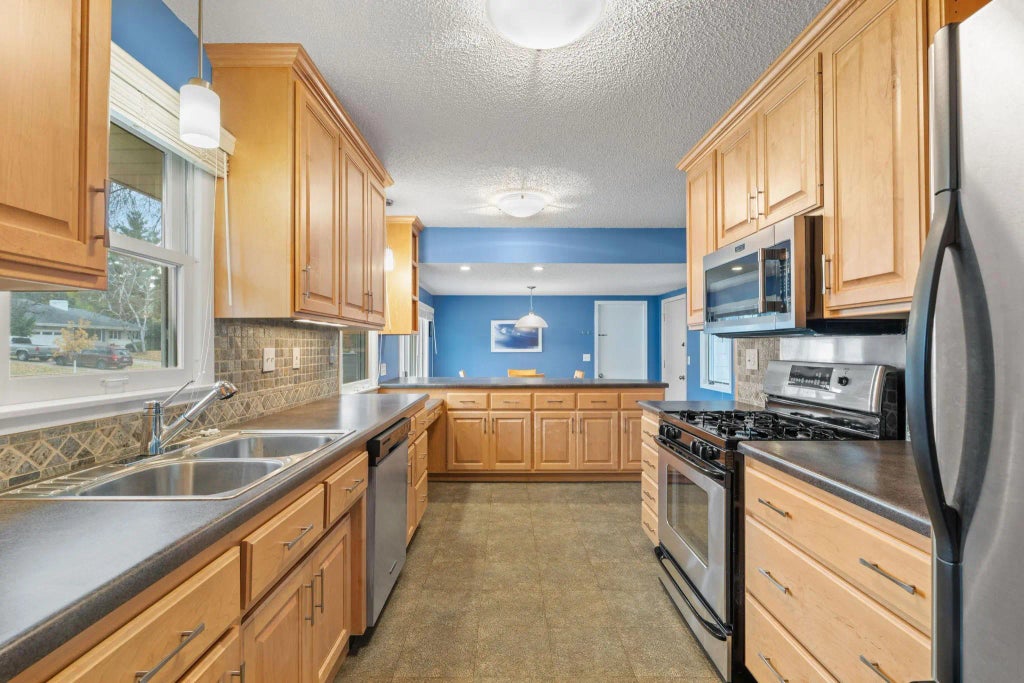 9227 W 22nd Lane, Saint Louis Park