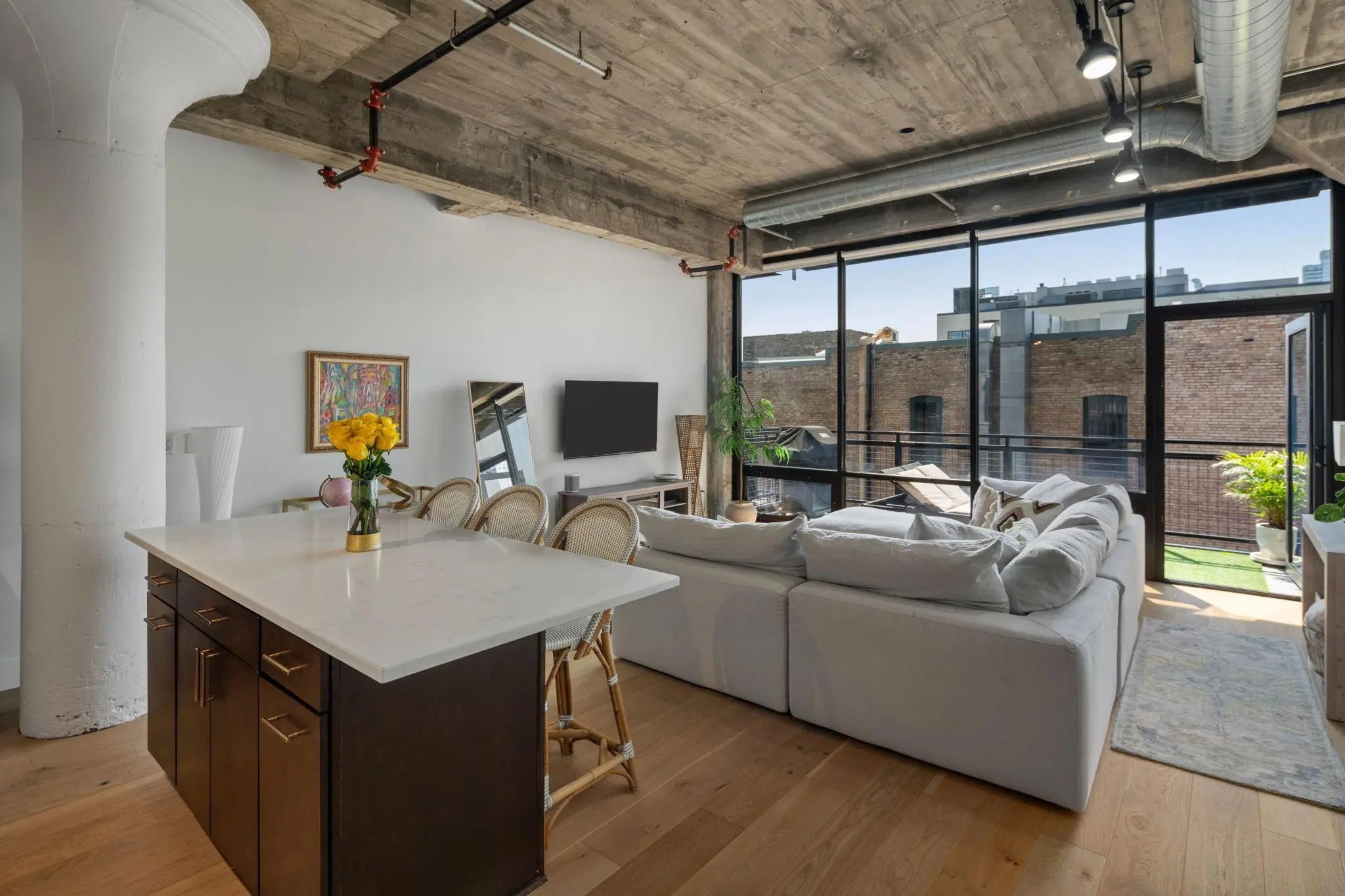 Photo of Listing #6809611