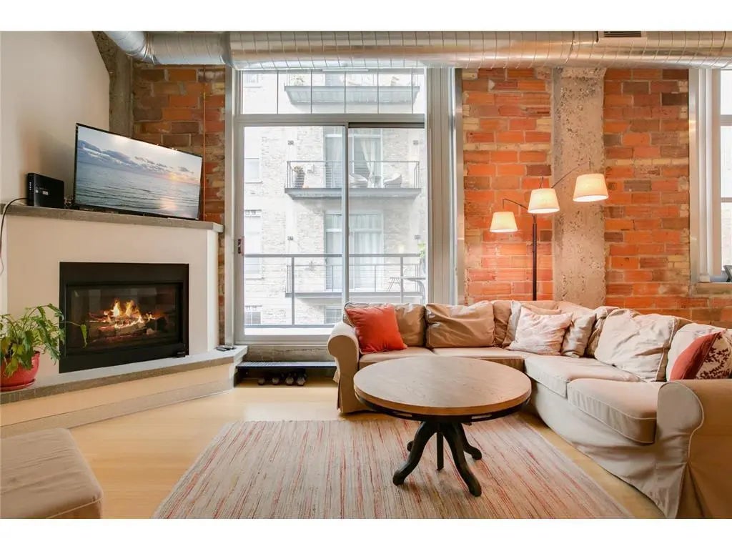 Photo of Listing #6809704