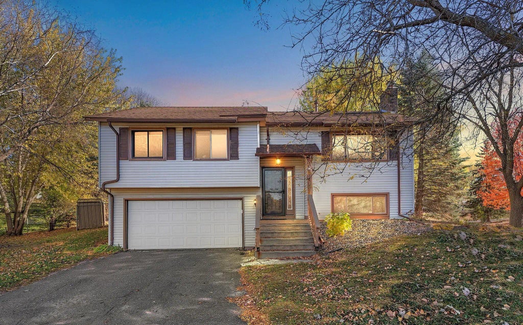 6816 Stratford Court, Woodbury