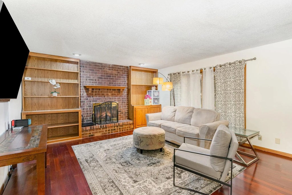 1920 128th Avenue Nw, Coon Rapids