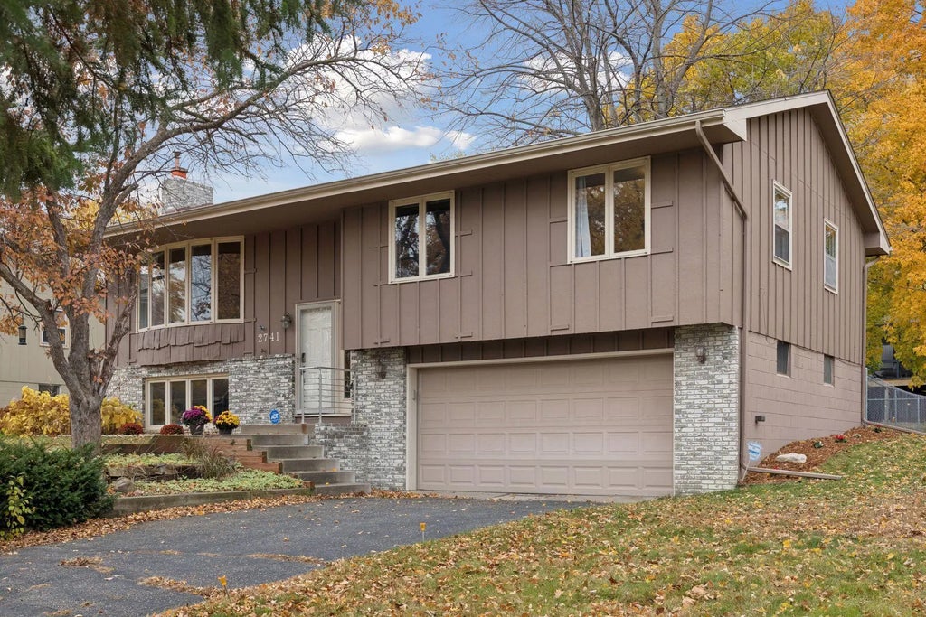 2741 Yukon Avenue N, New Hope